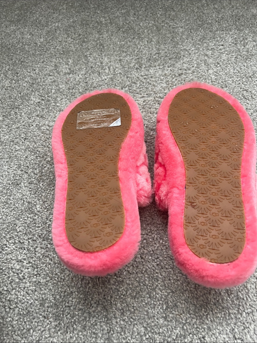 UGG Fluff Yeah Poppy Pink Slides - Picture 3 of 6